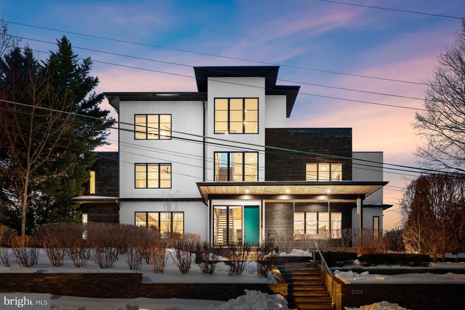 2318 N RICHMOND STREET