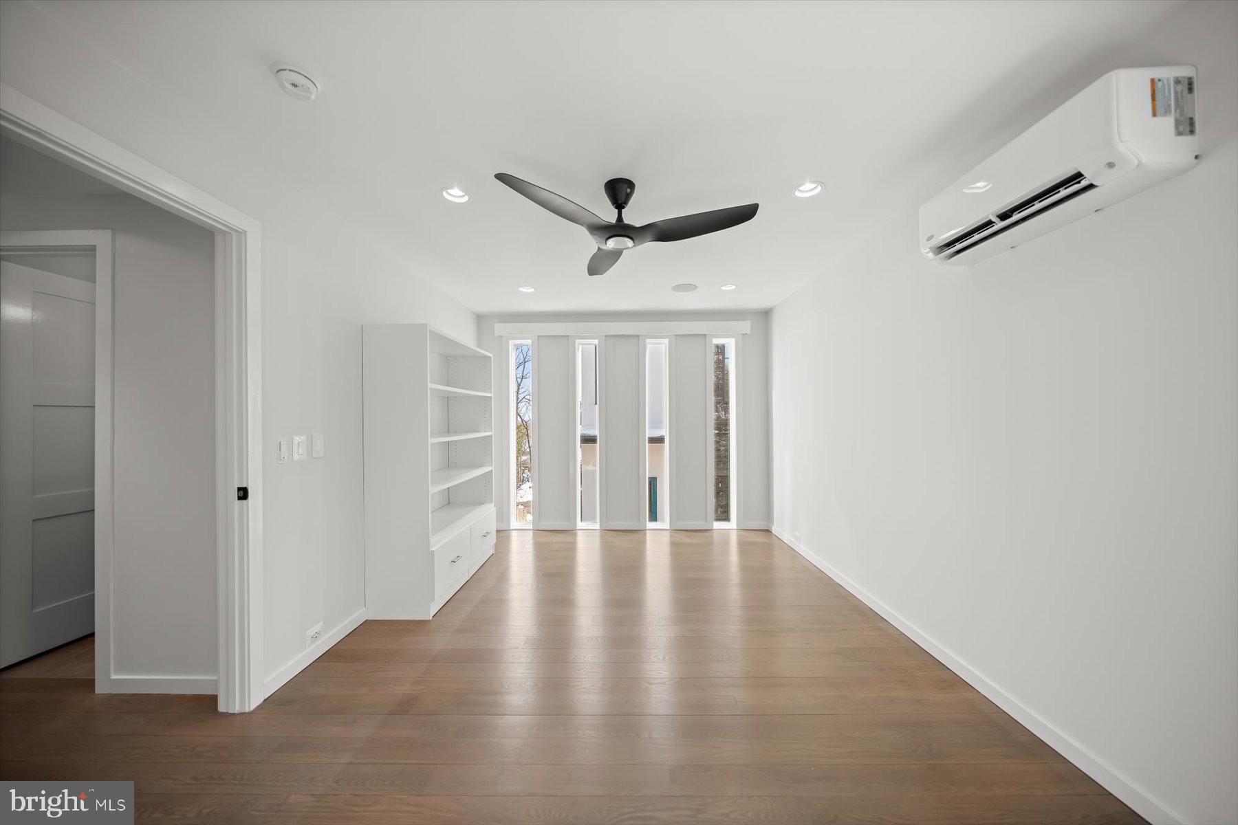 2318 N RICHMOND STREET