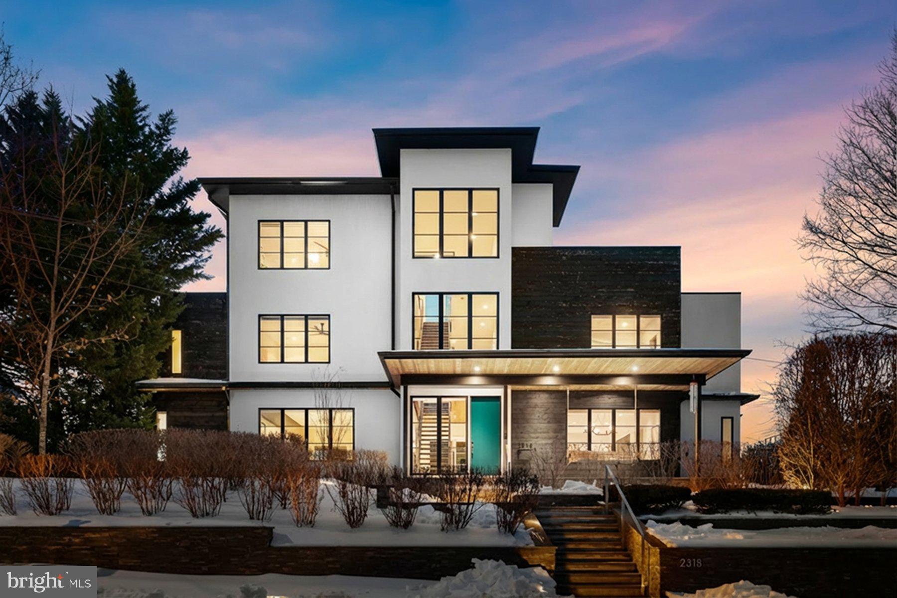 2318 N RICHMOND STREET