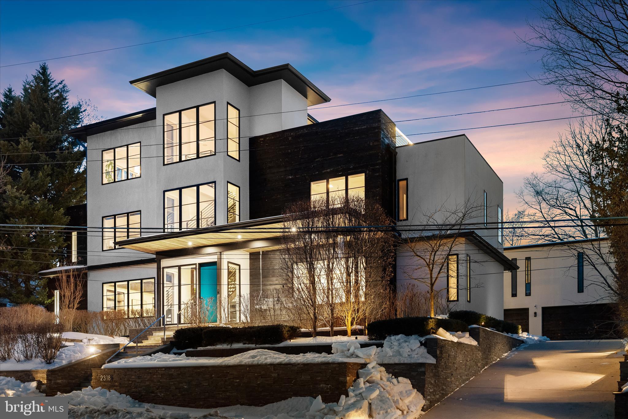 2318 N RICHMOND STREET