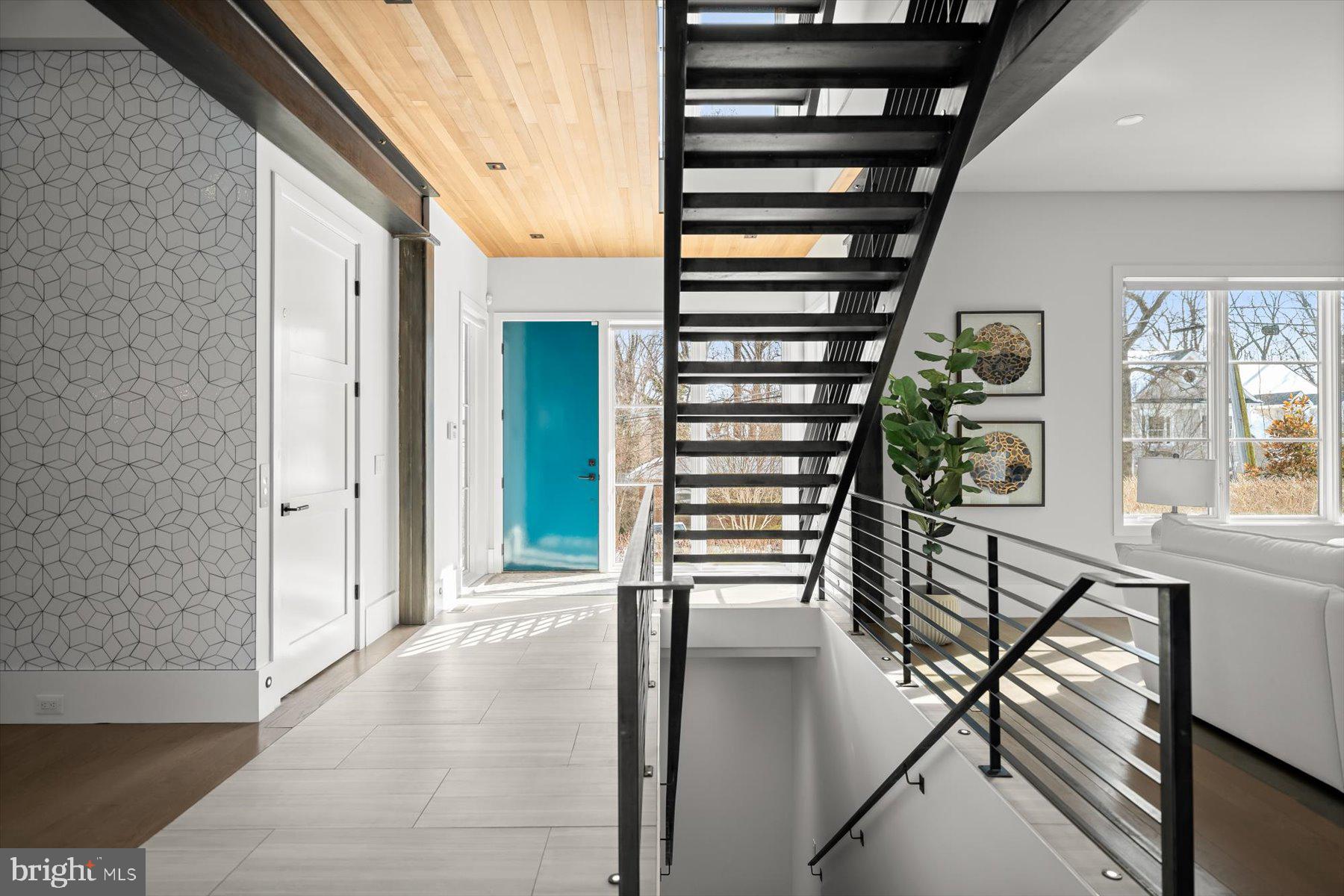 2318 N RICHMOND STREET