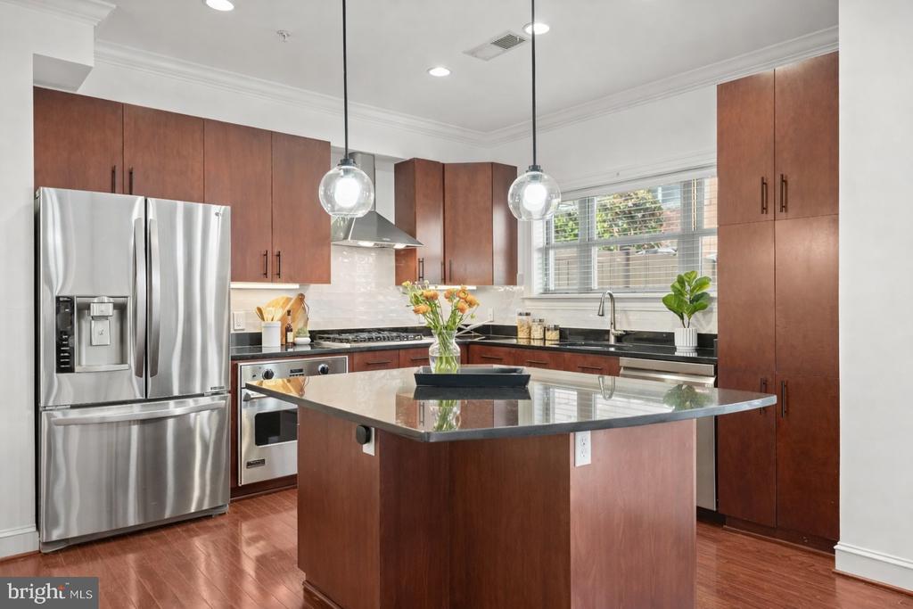 2227 12TH COURT N