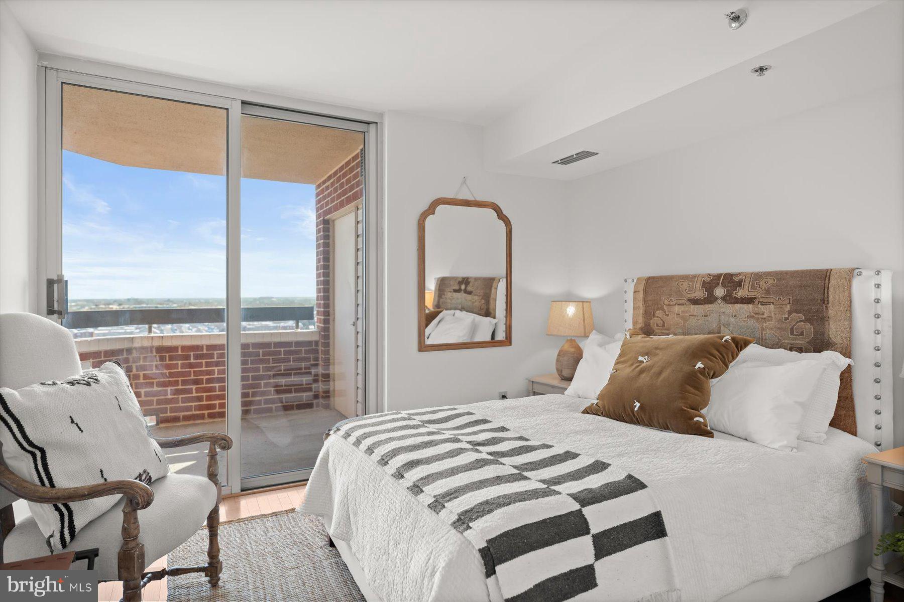 1276 N WAYNE STREET N 1211