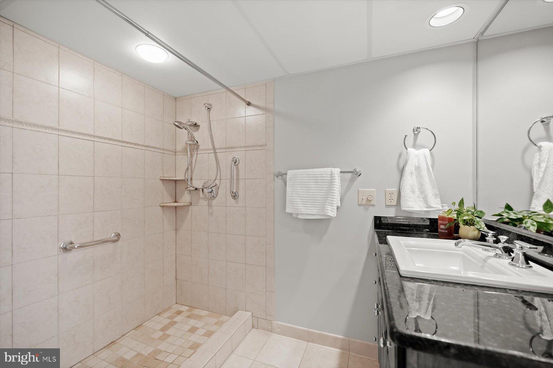 1276 N WAYNE STREET N 1211