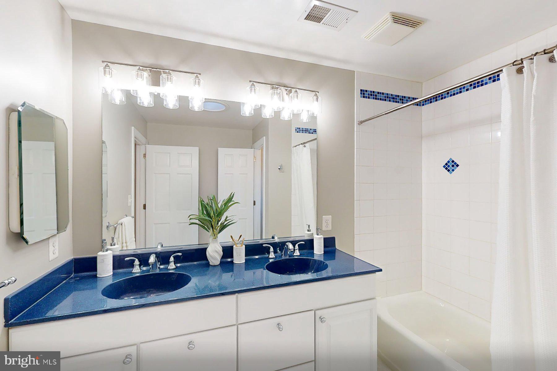 2429 N POTOMAC STREET