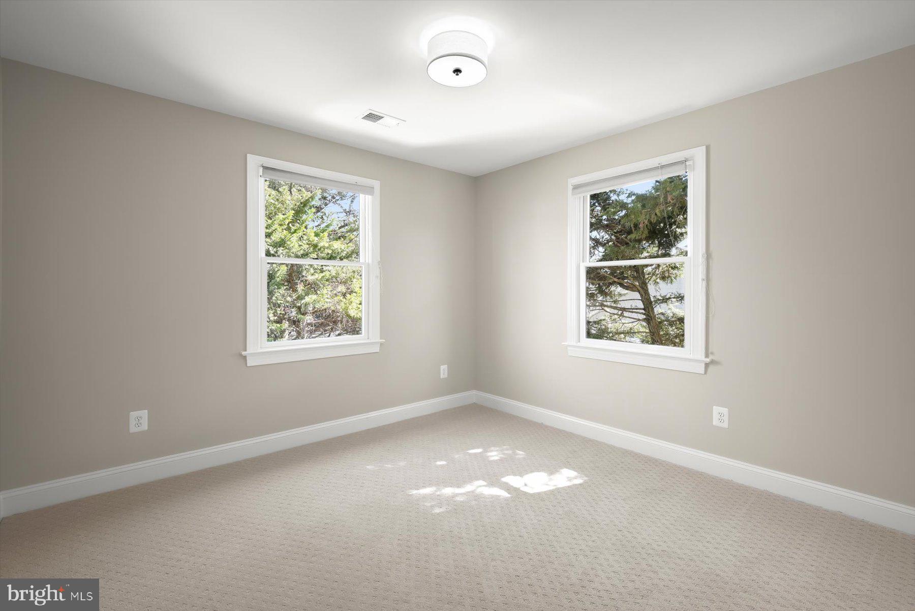 2429 N POTOMAC STREET