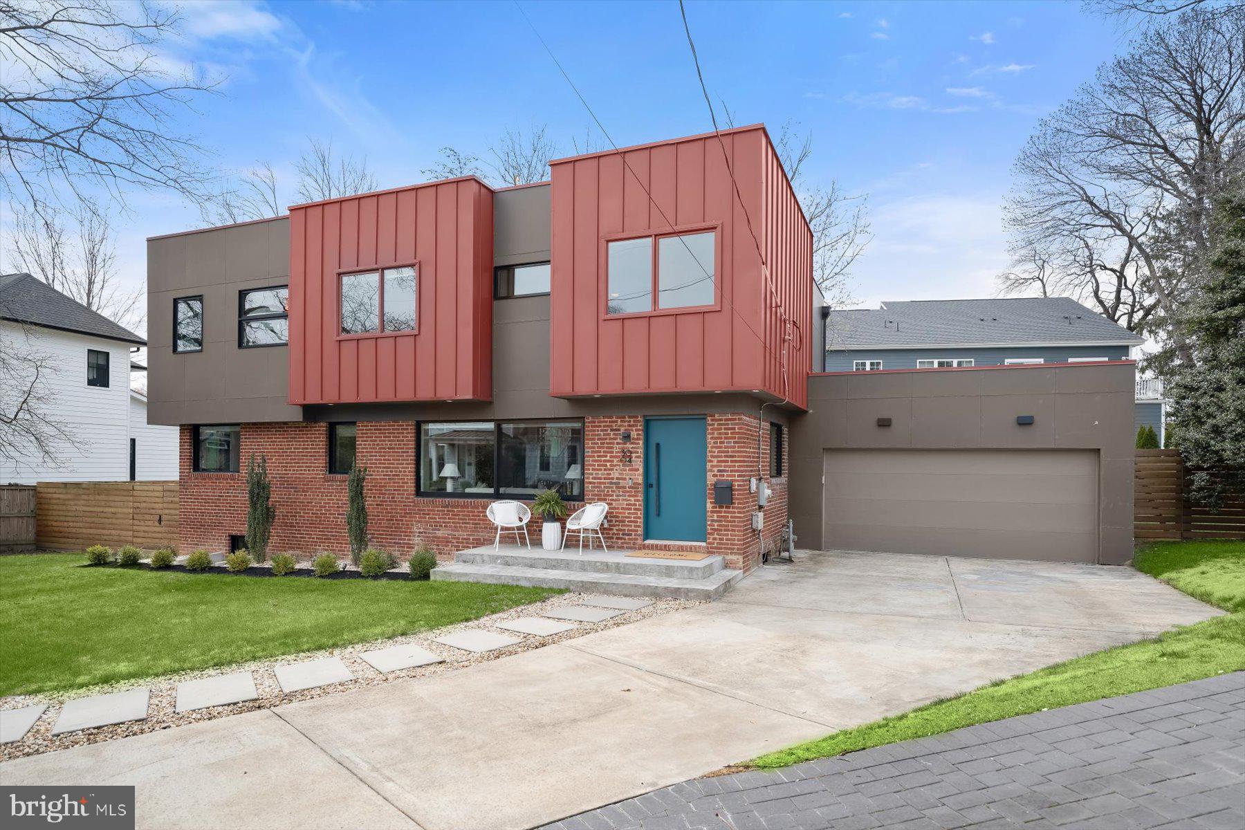 3004 N UNDERWOOD STREET