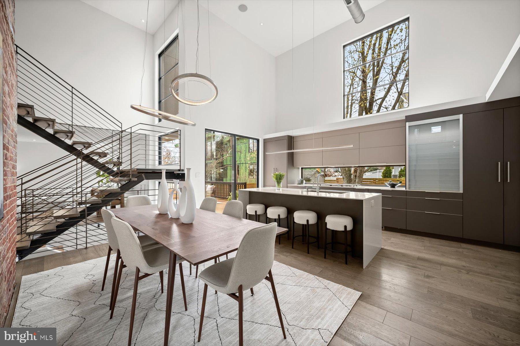 3004 N UNDERWOOD STREET