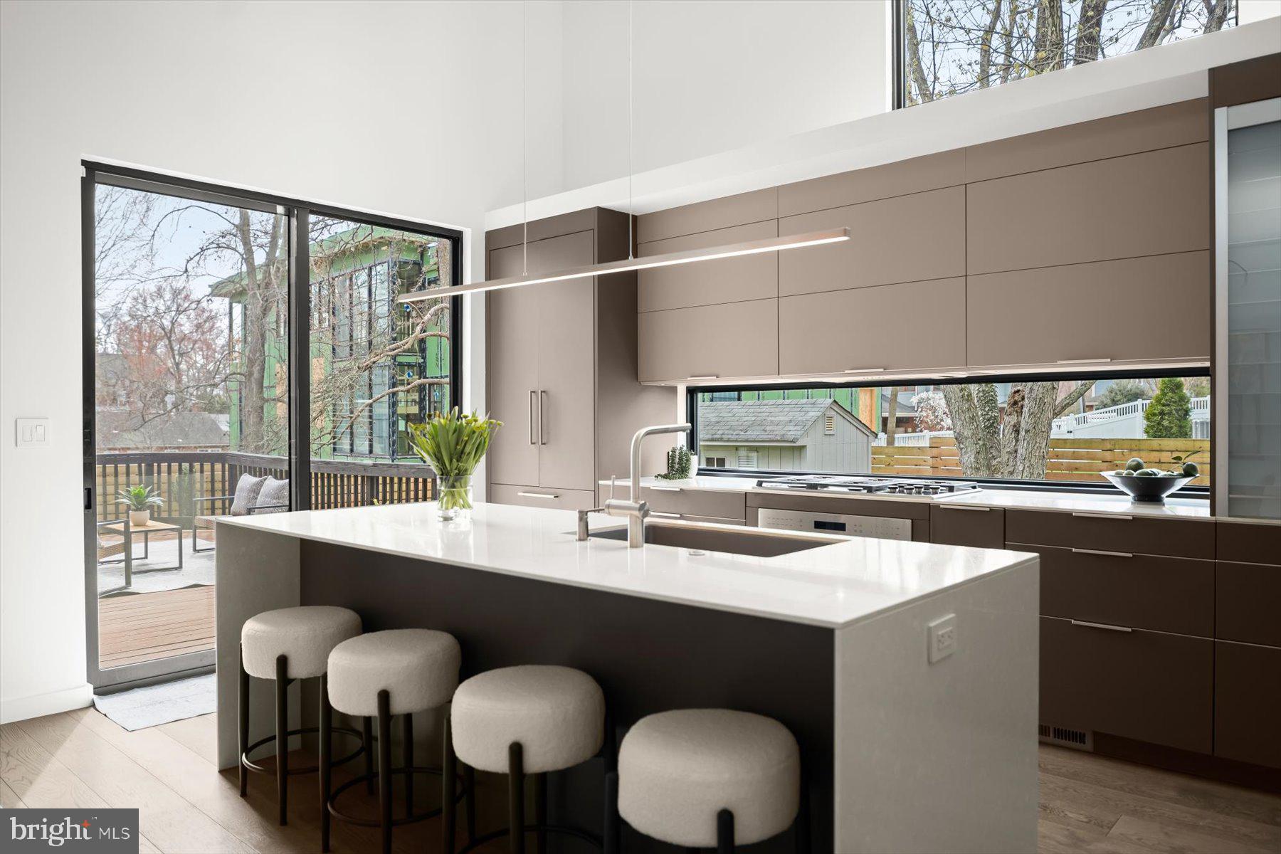 3004 N UNDERWOOD STREET