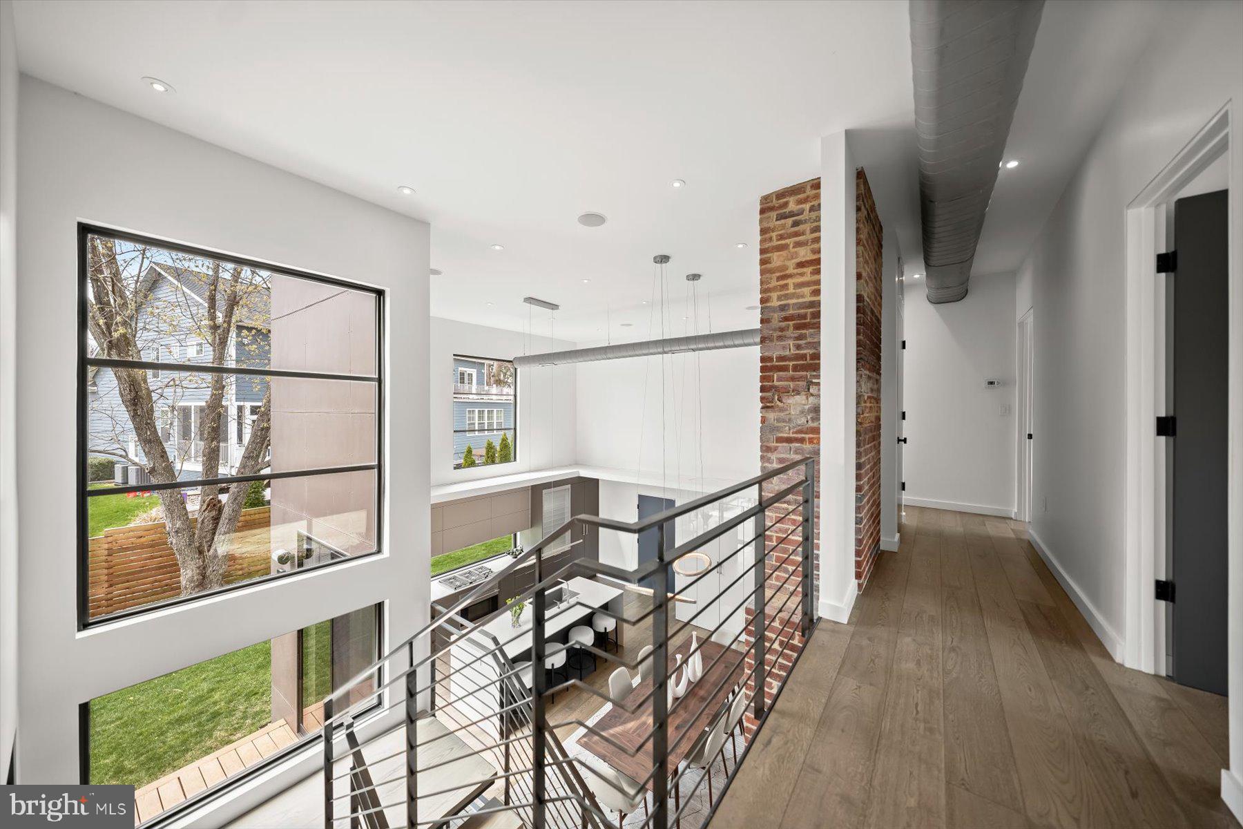 3004 N UNDERWOOD STREET