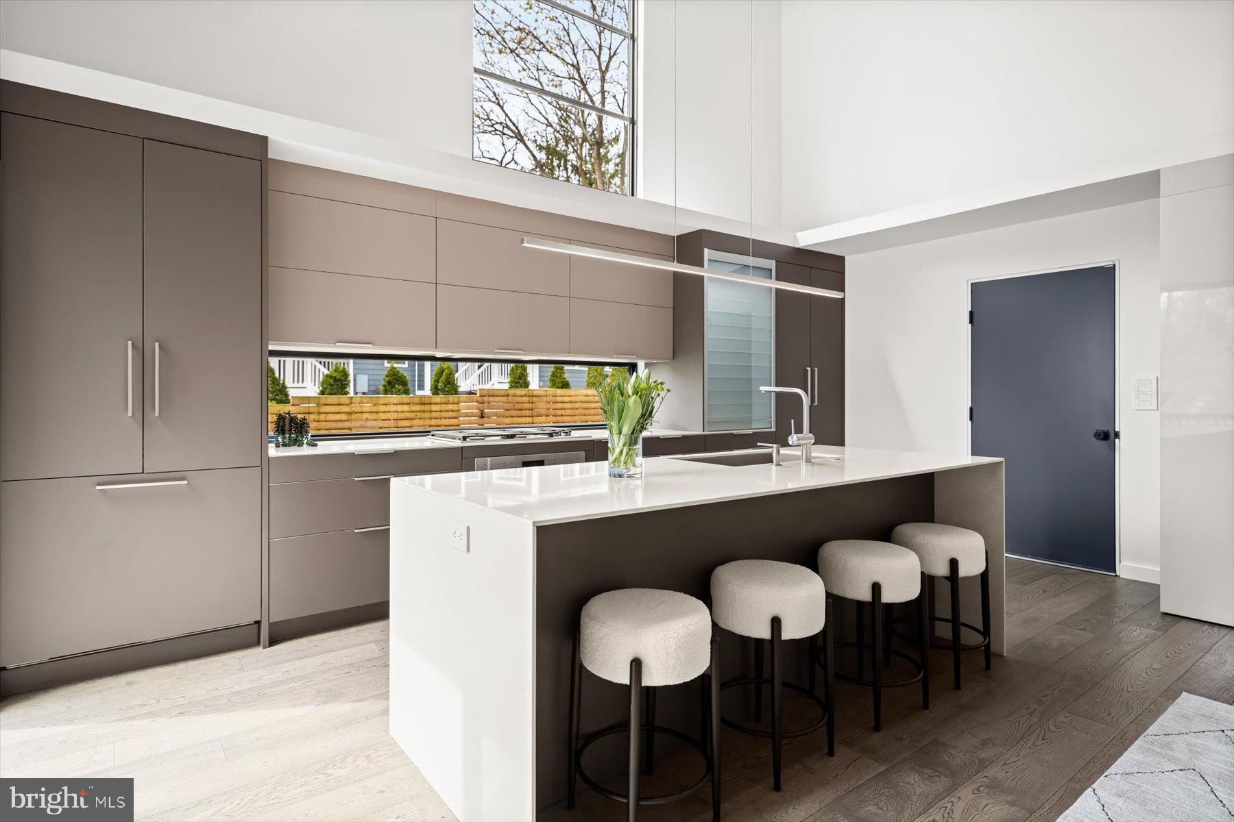 3004 N UNDERWOOD STREET