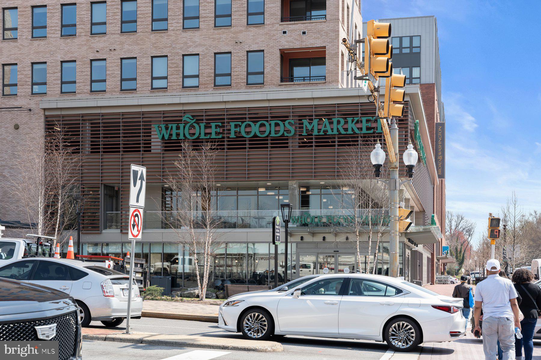 3004 N UNDERWOOD STREET