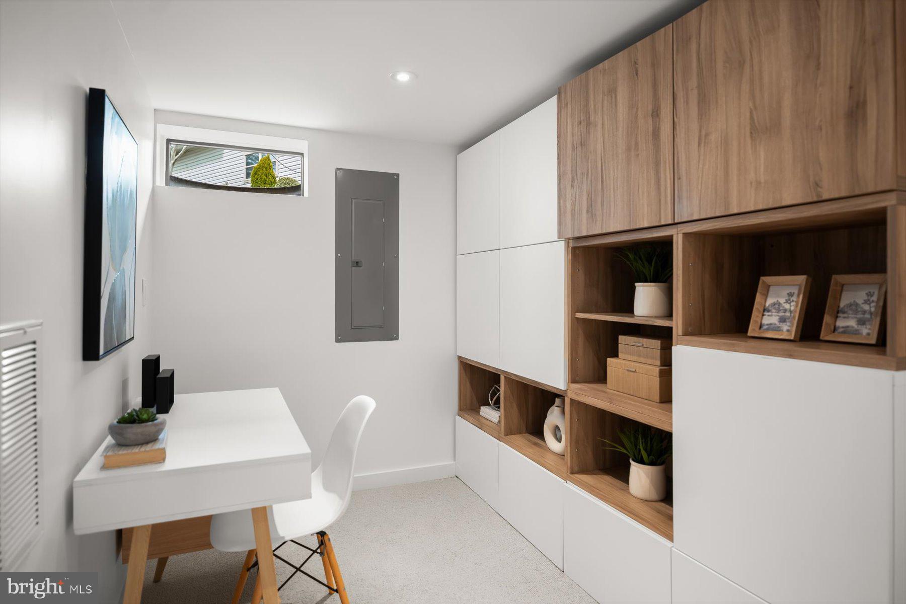 3004 N UNDERWOOD STREET