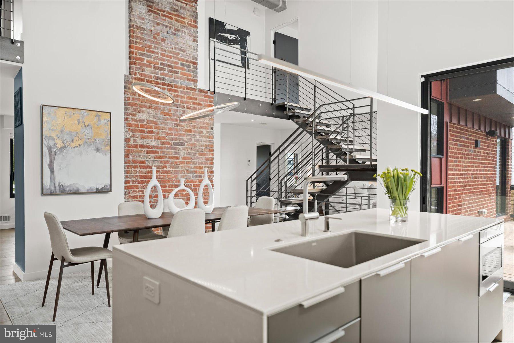 3004 N UNDERWOOD STREET