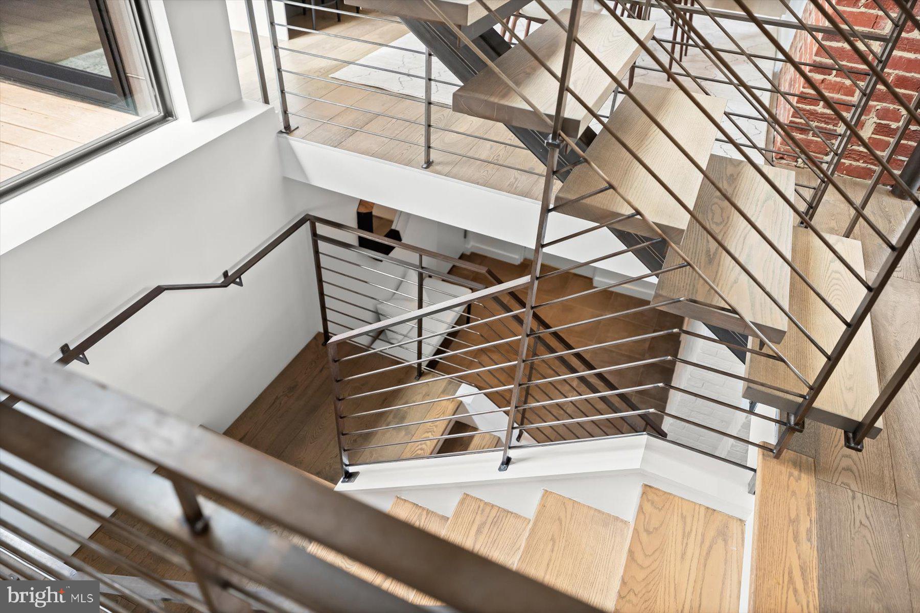 3004 N UNDERWOOD STREET