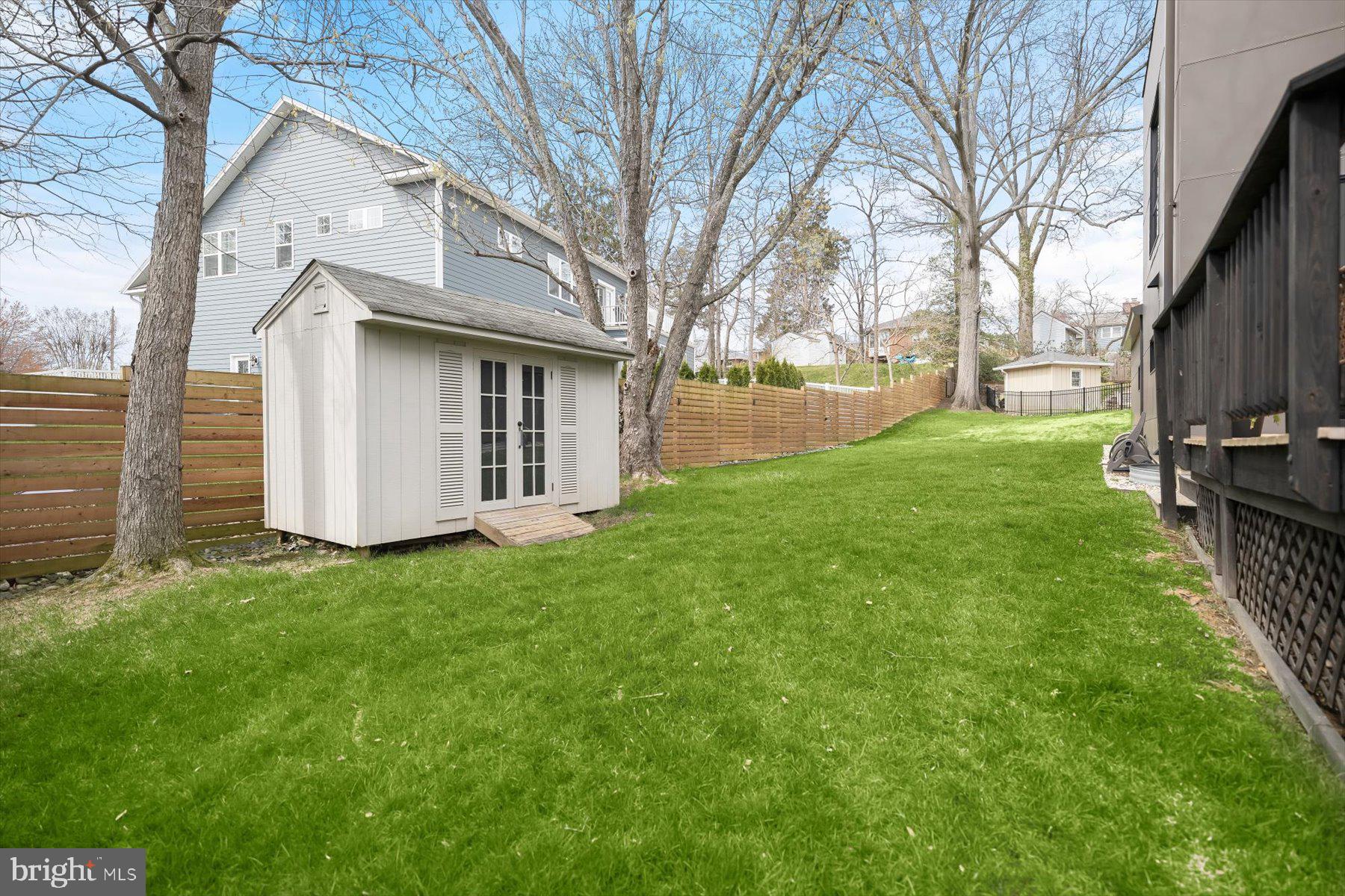 3004 N UNDERWOOD STREET