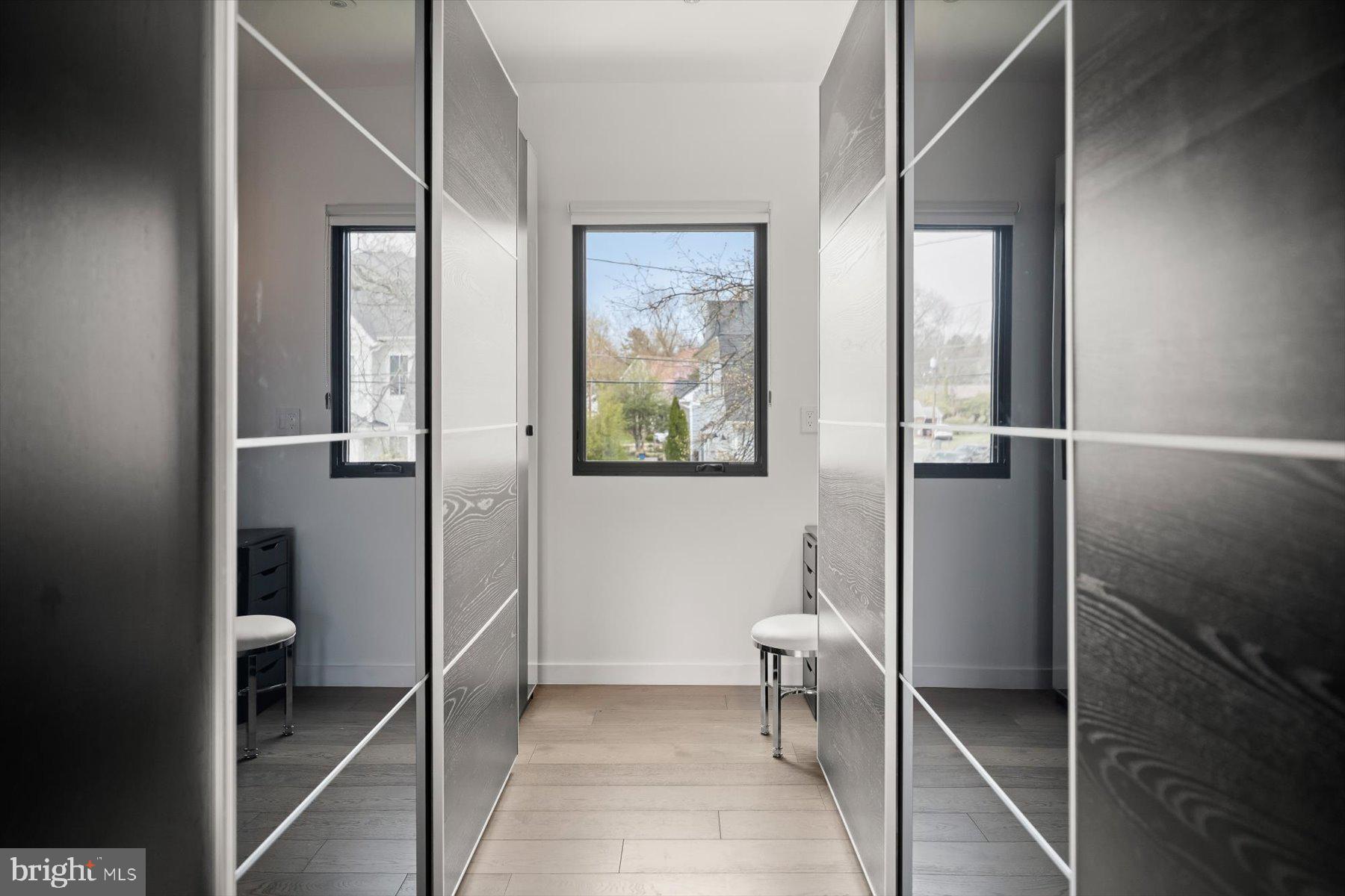 3004 N UNDERWOOD STREET