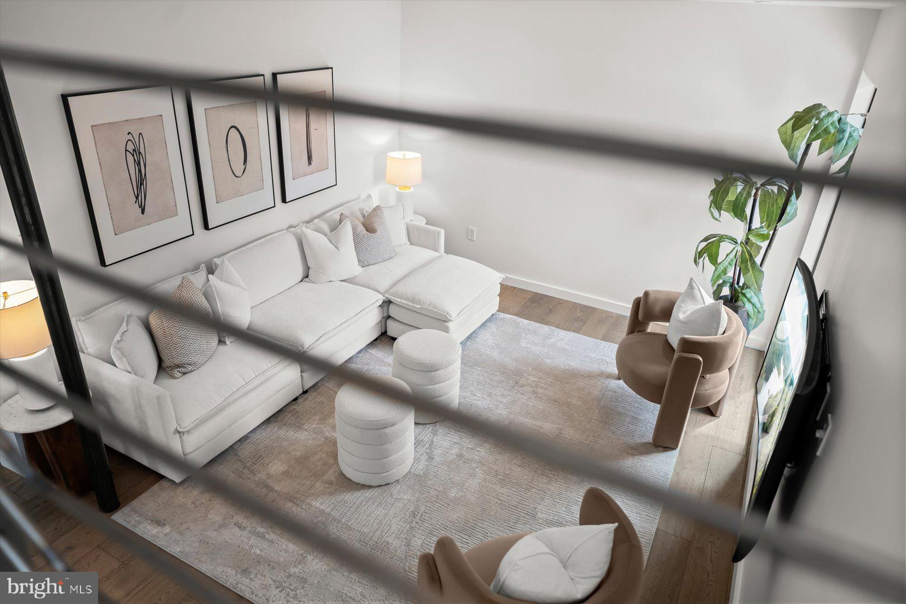 3004 N UNDERWOOD STREET