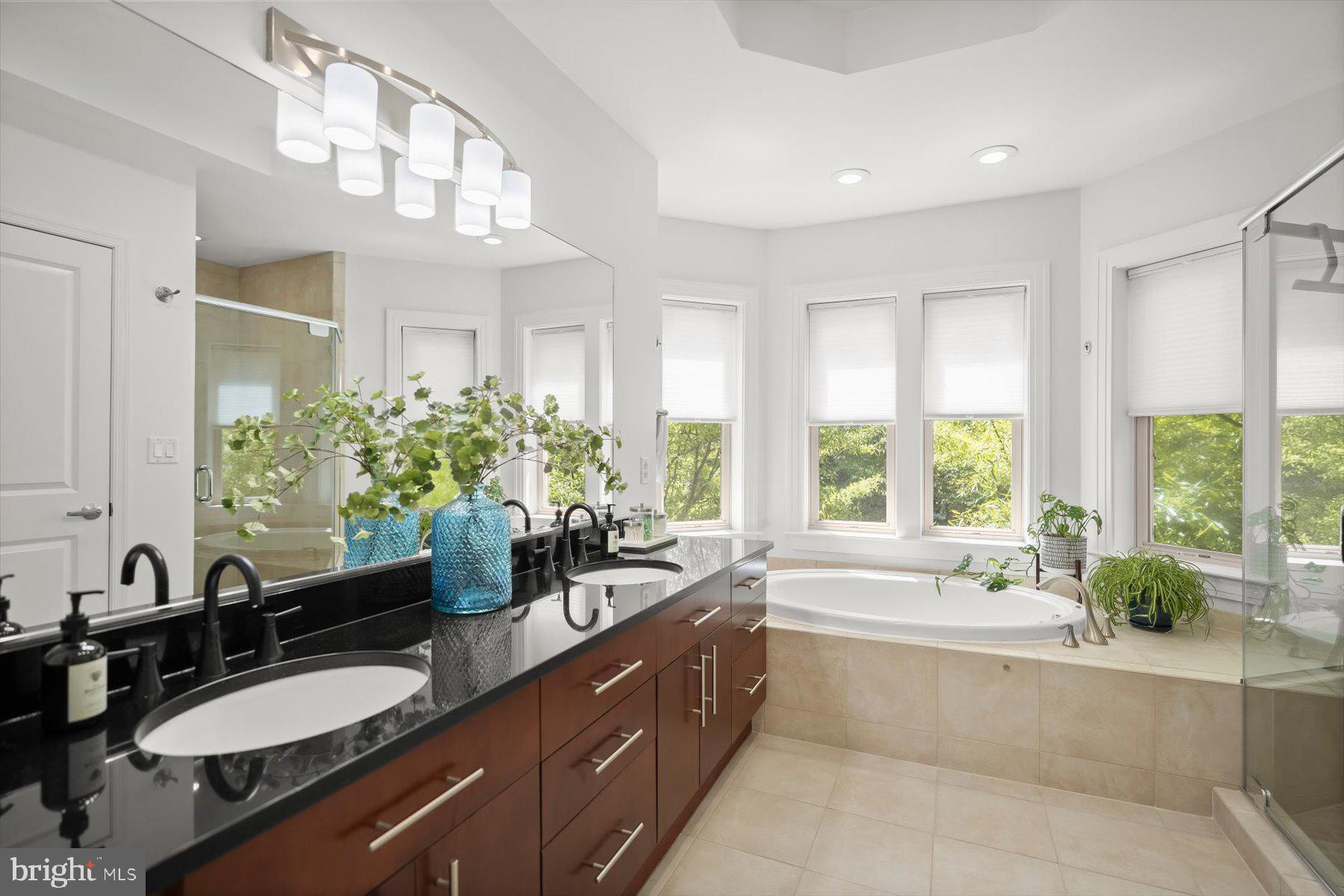 2239 FAIRFAX DRIVE N