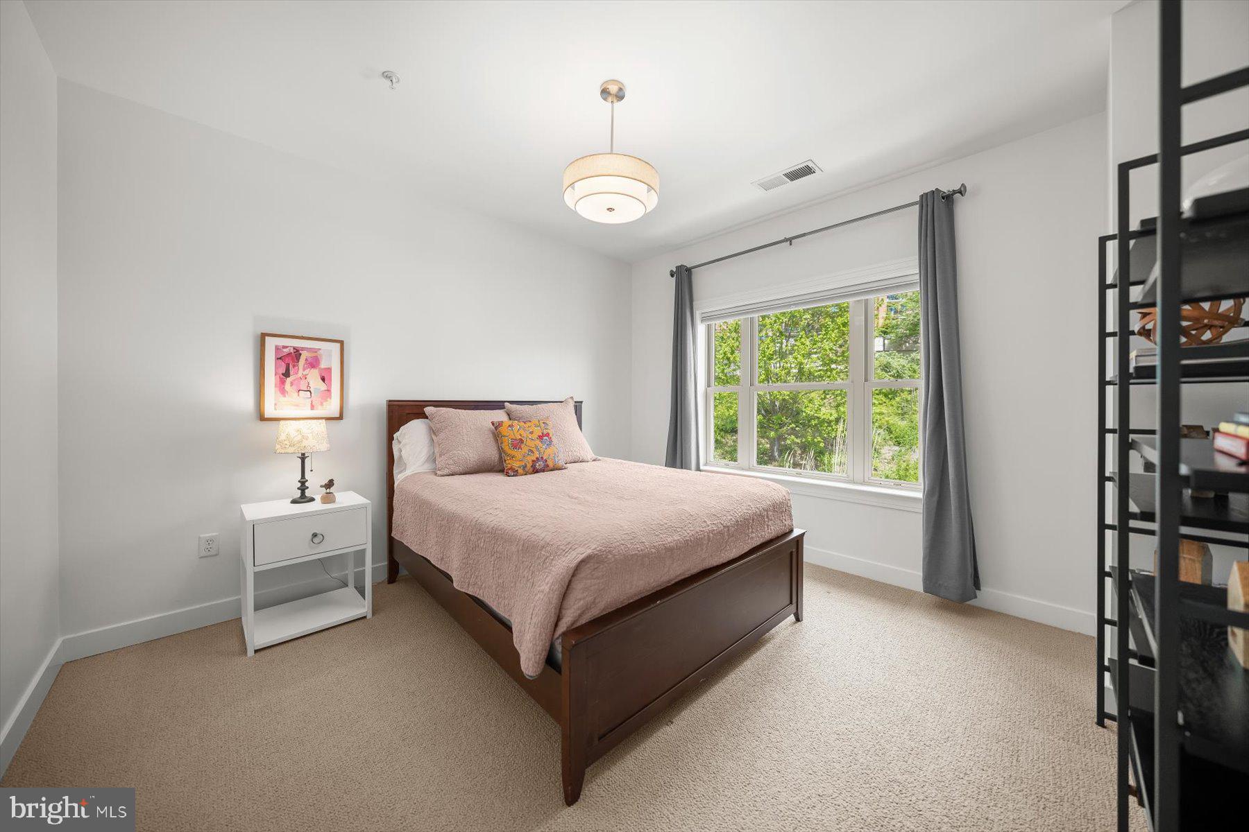 2239 FAIRFAX DRIVE N