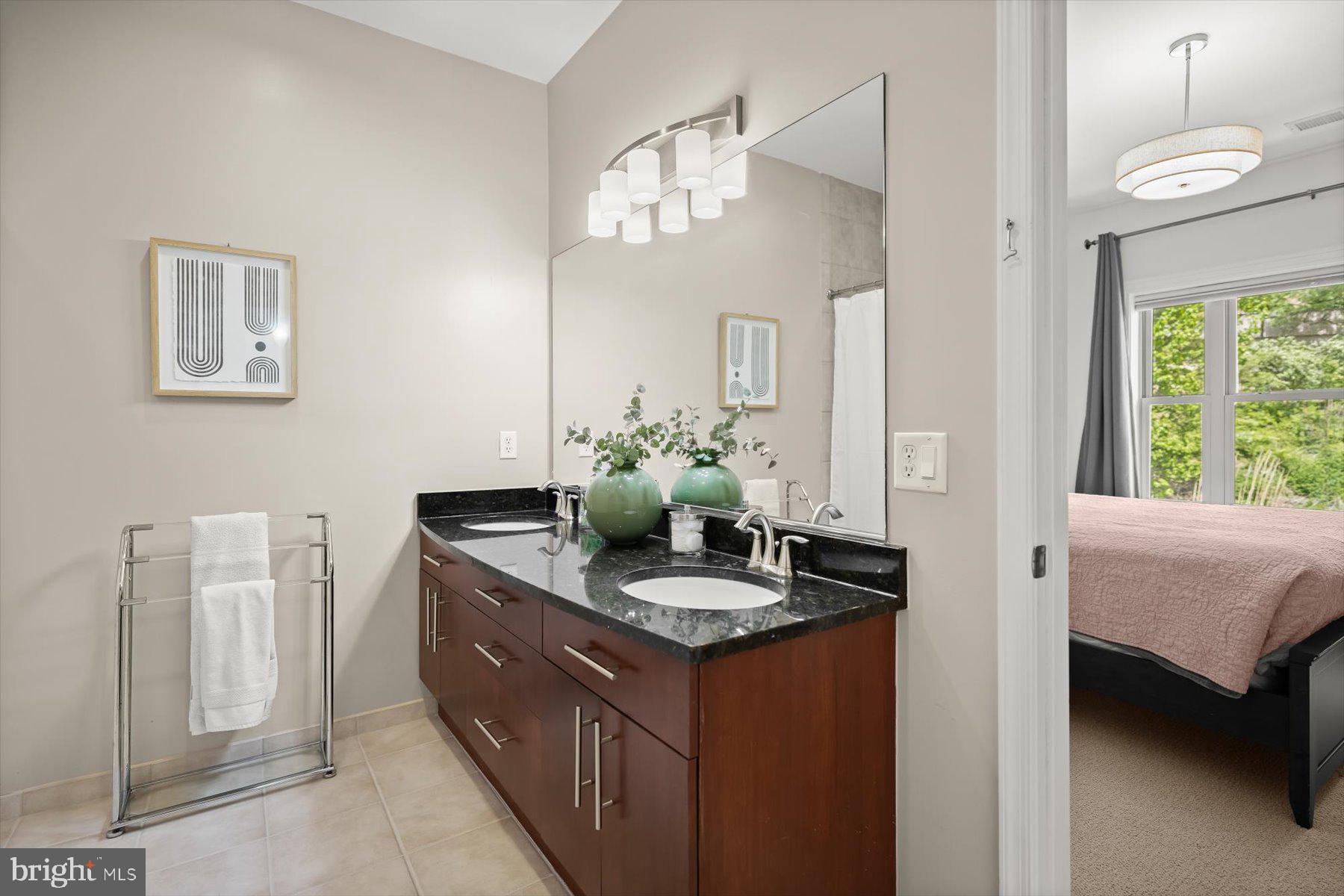 2239 FAIRFAX DRIVE N