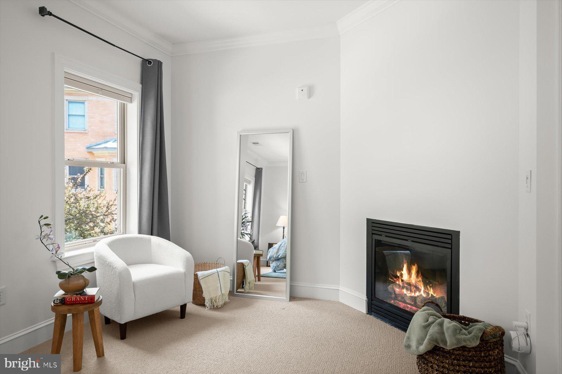 2239 FAIRFAX DRIVE N