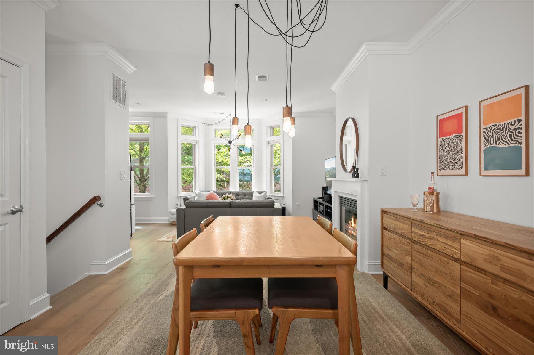 2239 FAIRFAX DRIVE N