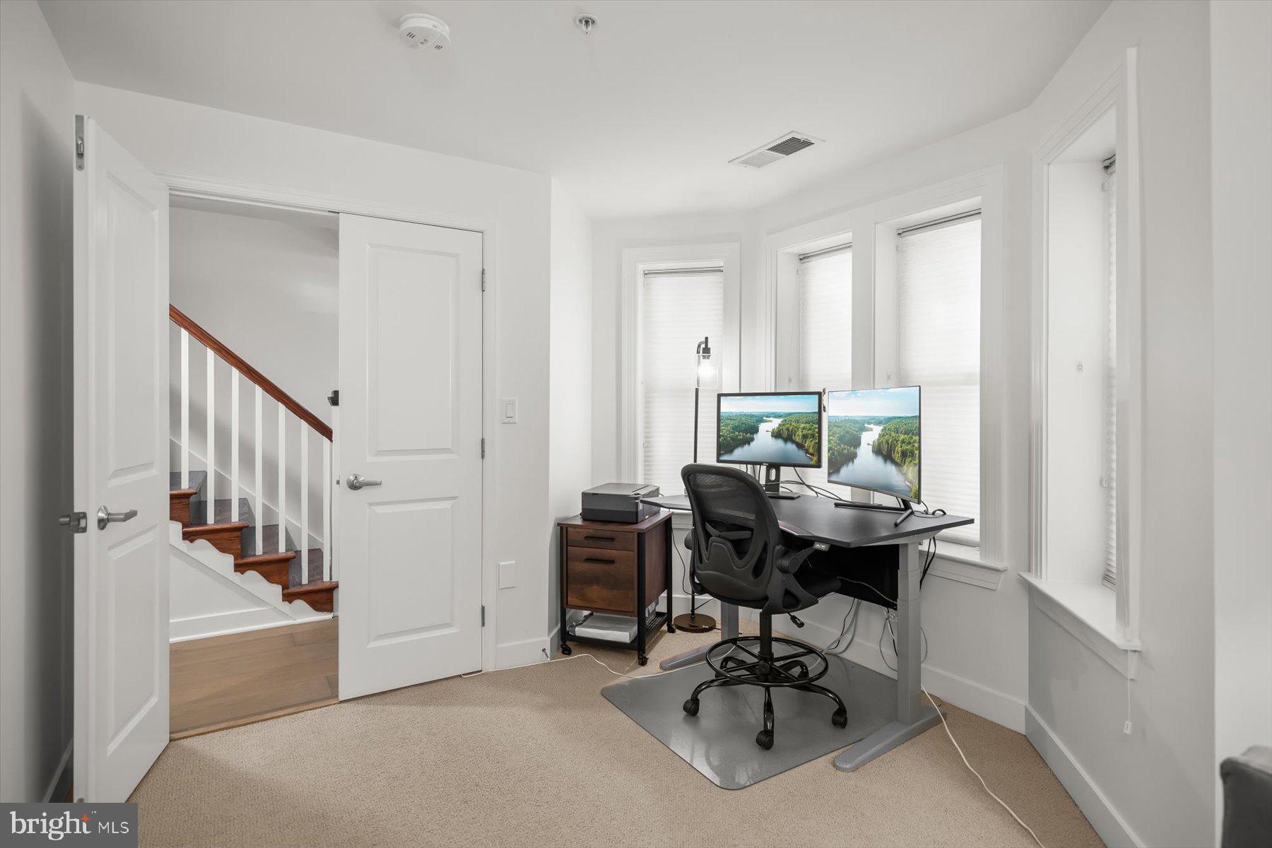 2239 FAIRFAX DRIVE N