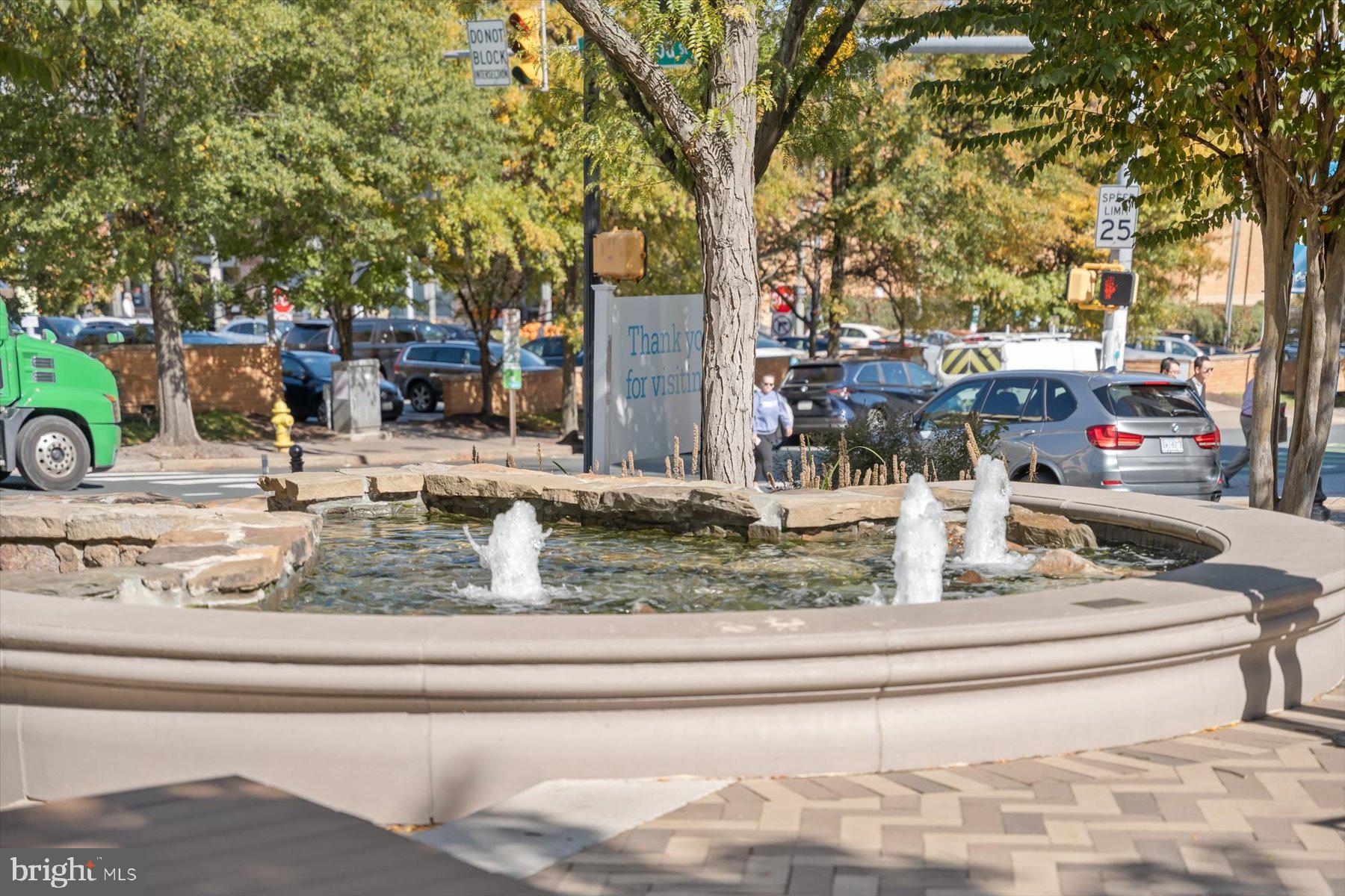 2239 FAIRFAX DRIVE N