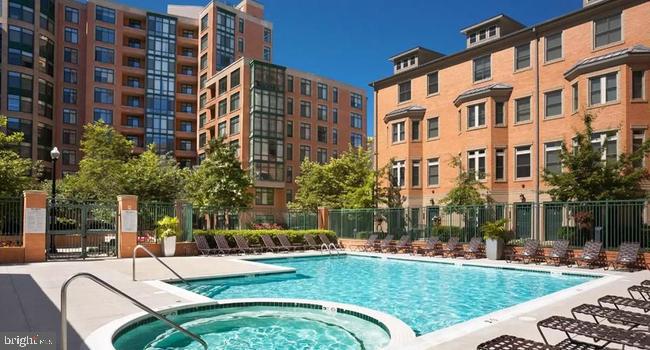 2239 FAIRFAX DRIVE N