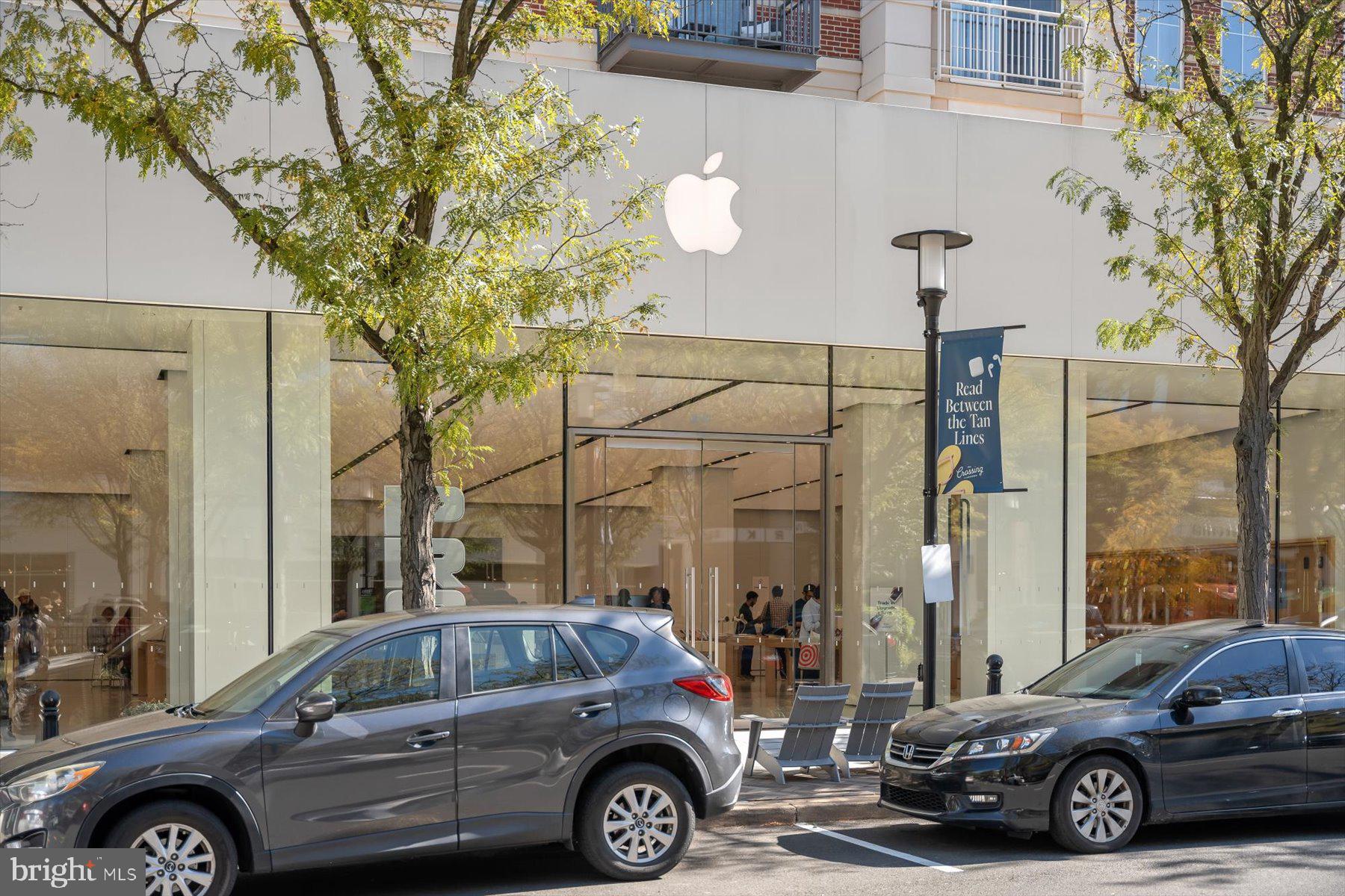 2239 FAIRFAX DRIVE N