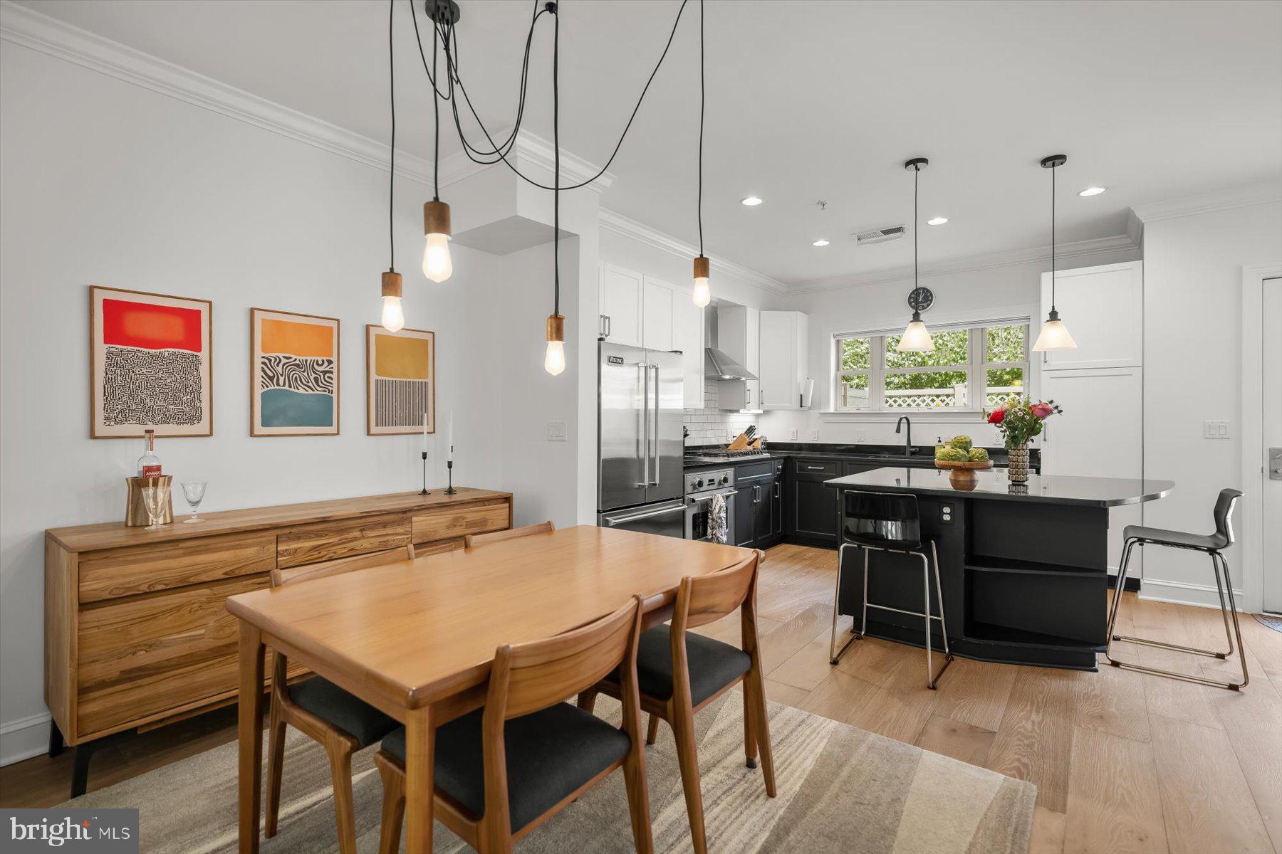 2239 FAIRFAX DRIVE N