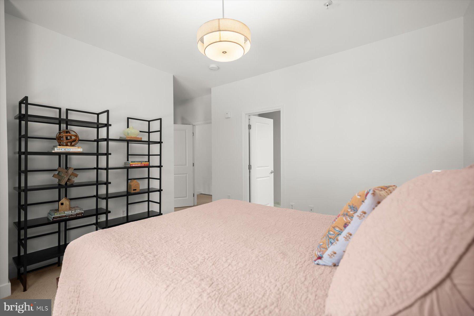 2239 FAIRFAX DRIVE N