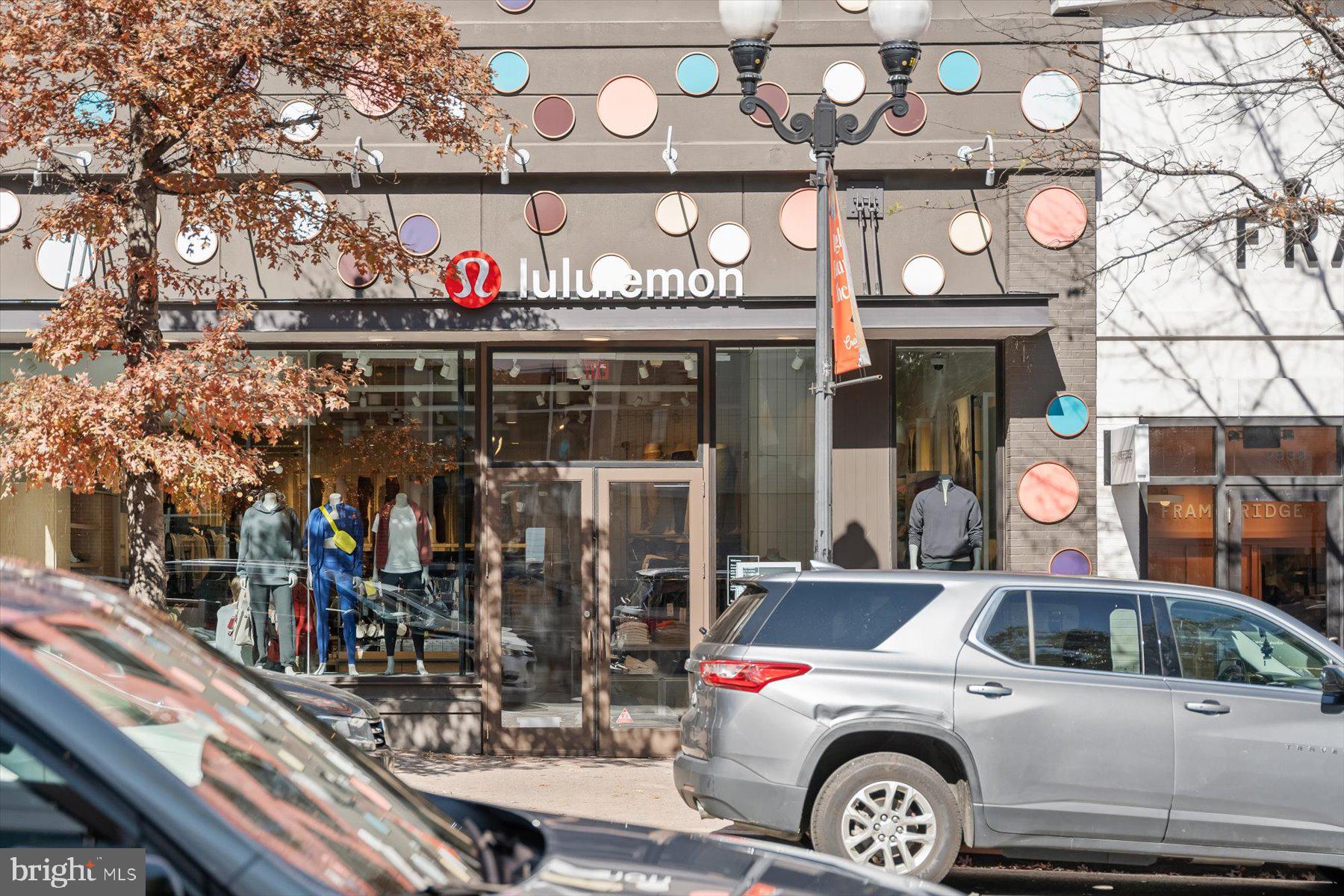 2239 FAIRFAX DRIVE N