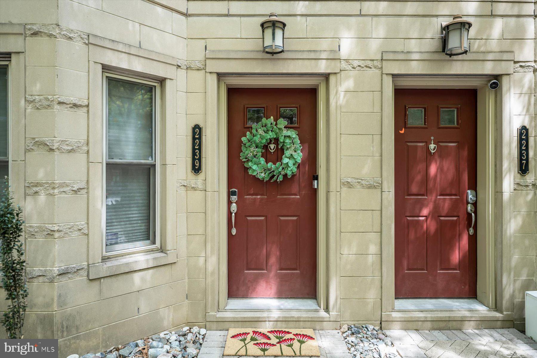 2239 FAIRFAX DRIVE N