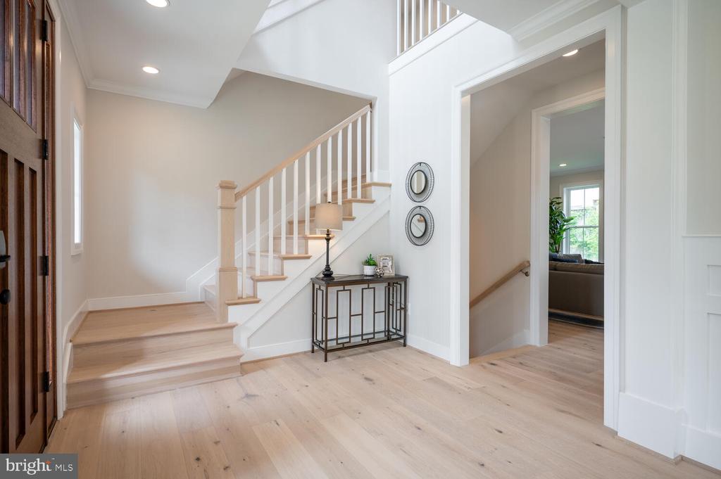 5726 16TH STREET N