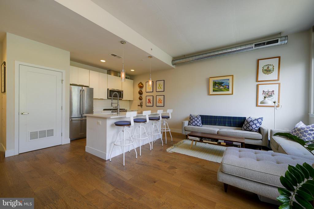 2000 CLARENDON BOULEVARD 303