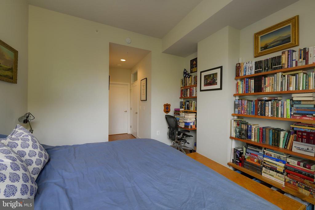 2000 CLARENDON BOULEVARD 303