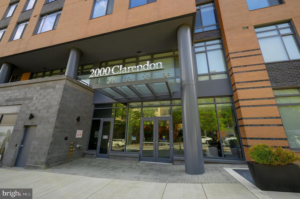 2000 CLARENDON BOULEVARD 303