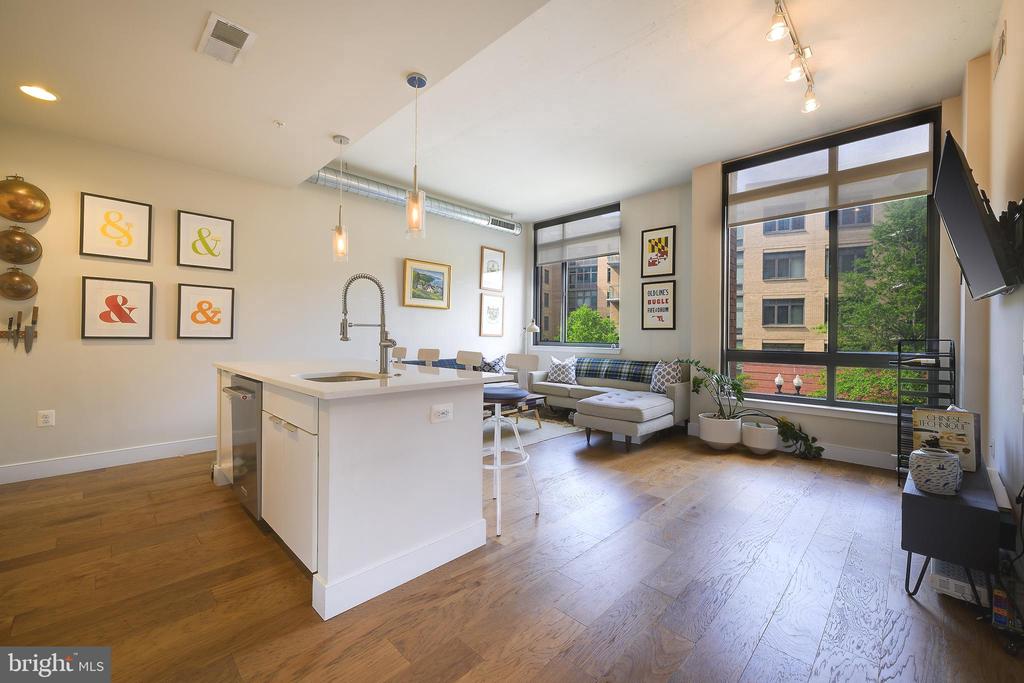 2000 CLARENDON BOULEVARD 303