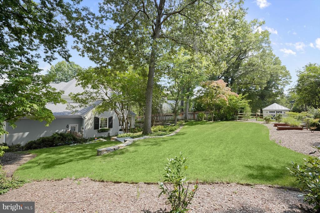 3824 MILITARY ROAD