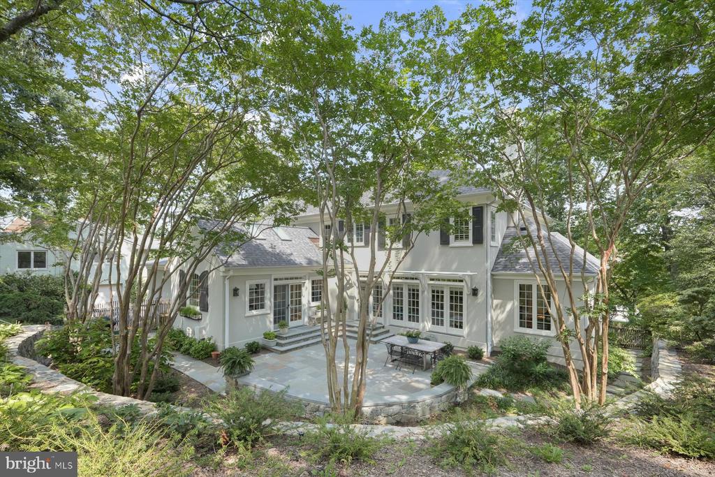 3824 MILITARY ROAD