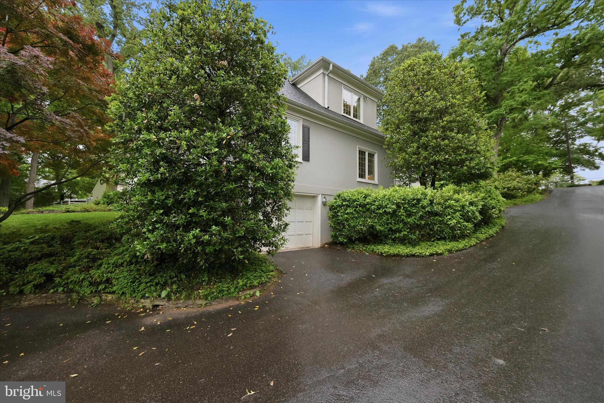 3824 MILITARY ROAD
