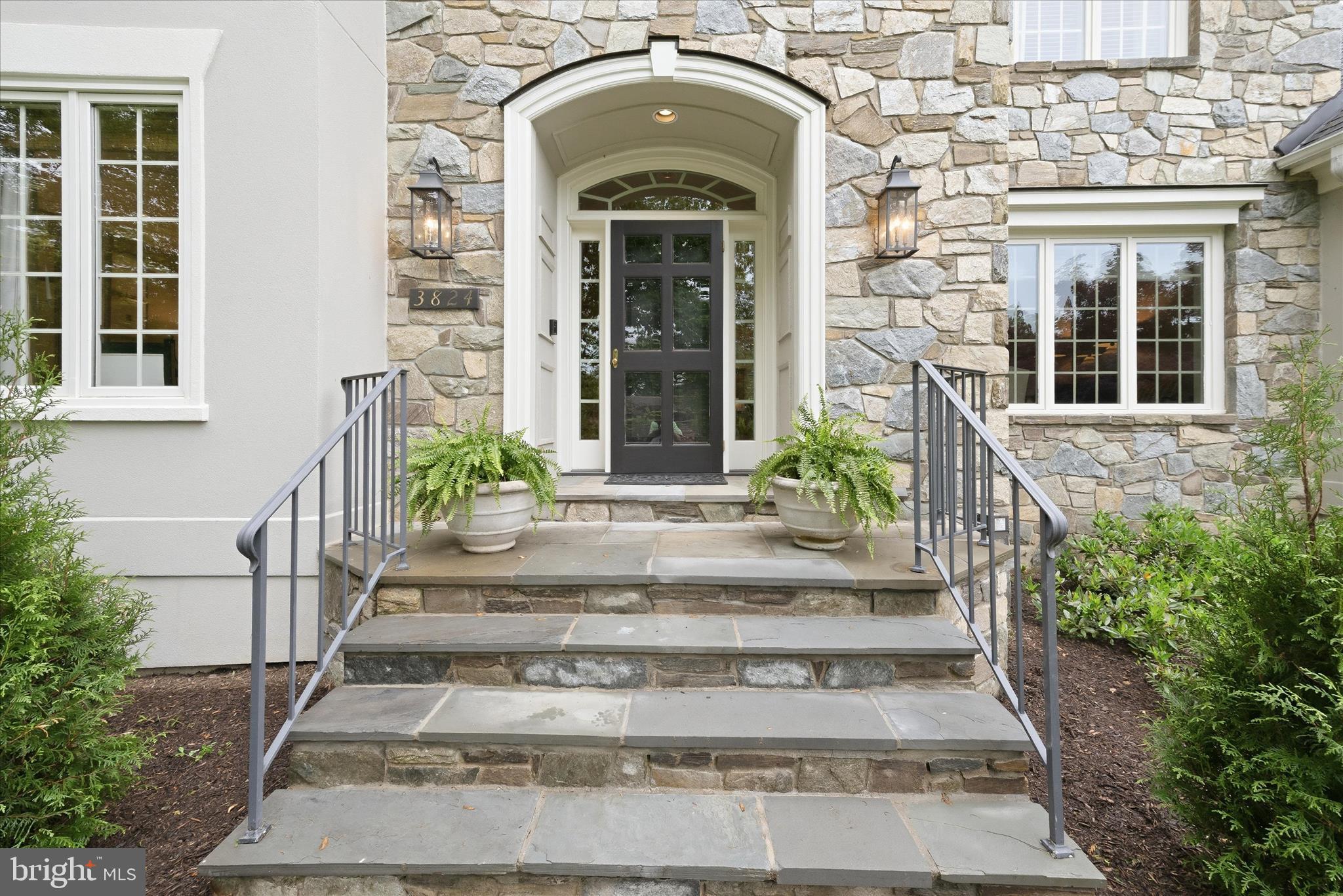 3824 MILITARY ROAD