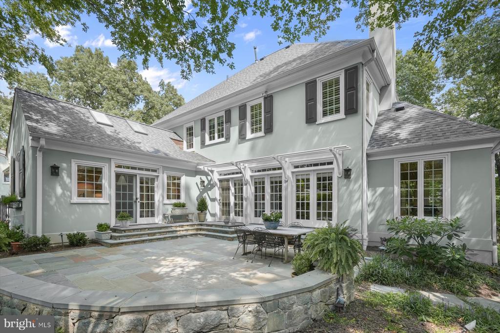 3824 MILITARY ROAD