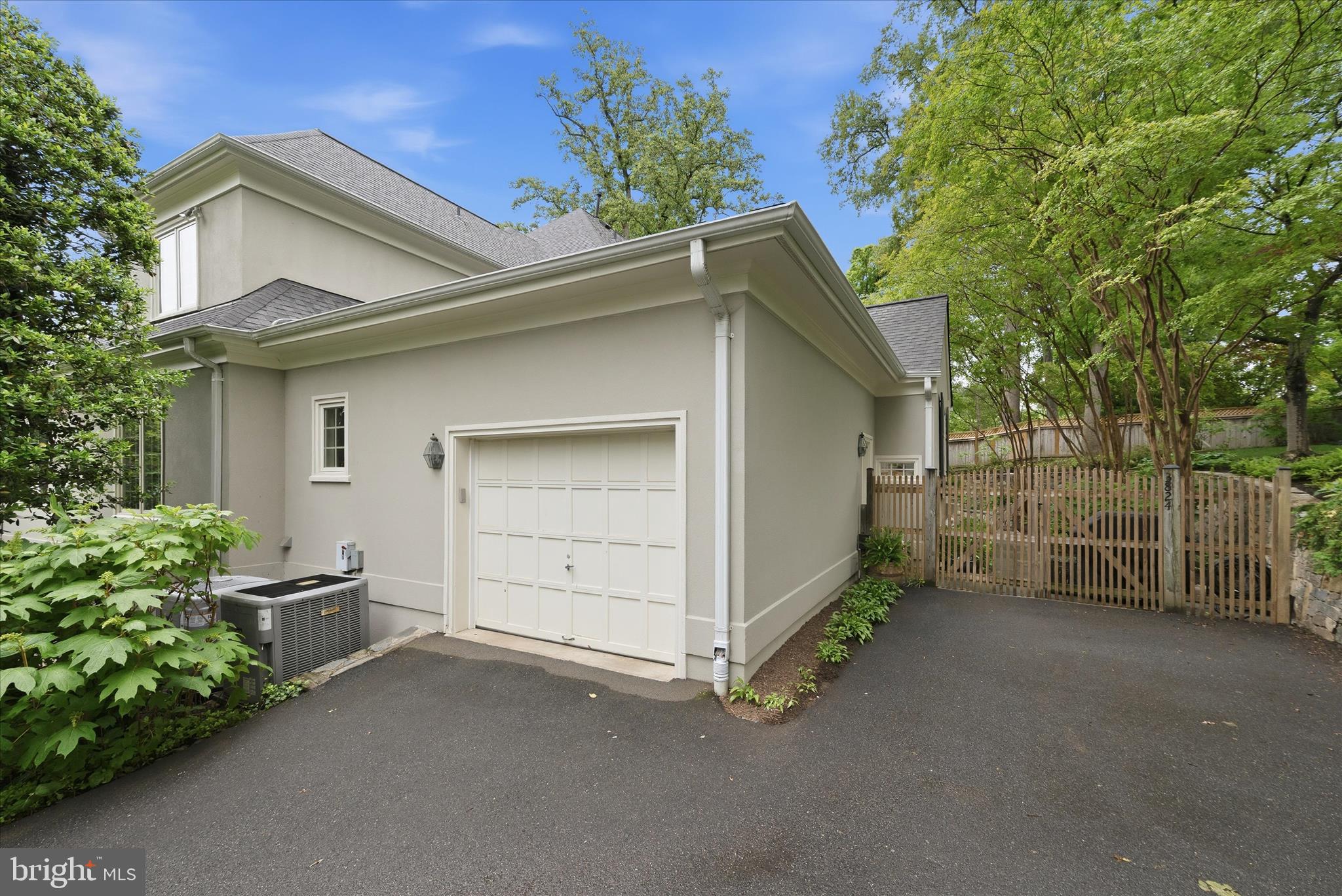3824 MILITARY ROAD