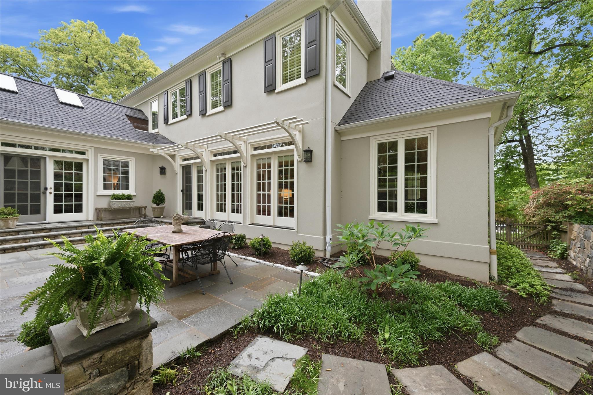 3824 MILITARY ROAD