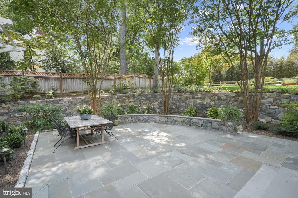 3824 MILITARY ROAD