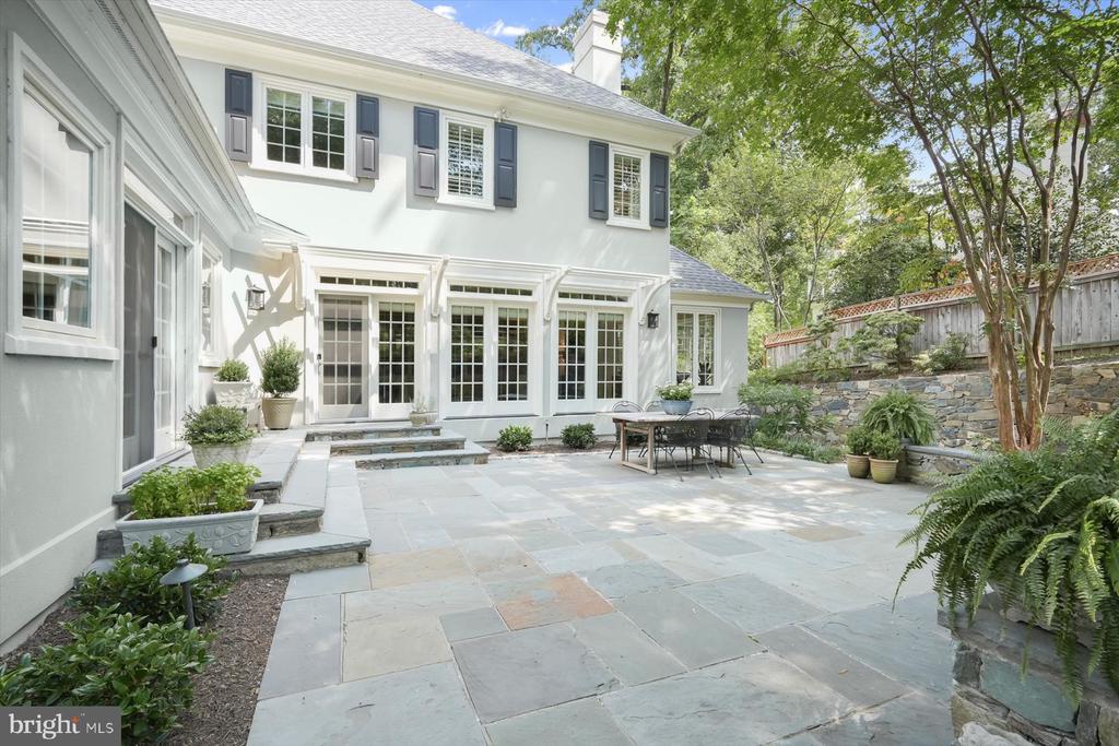 3824 MILITARY ROAD