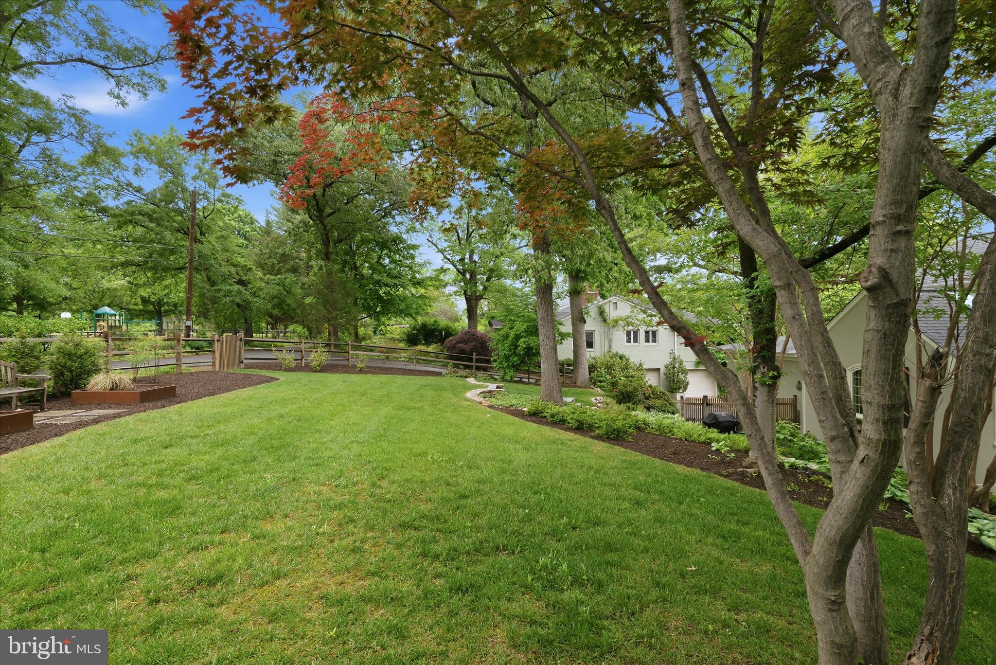 3824 MILITARY ROAD